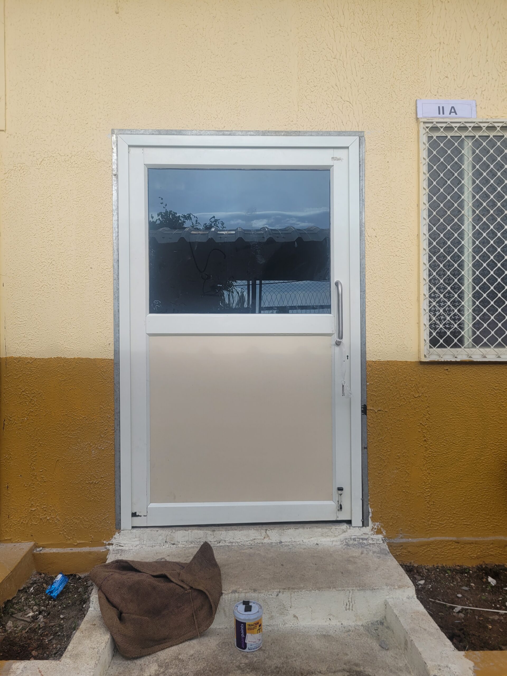 Aluminium Swing Door (2)